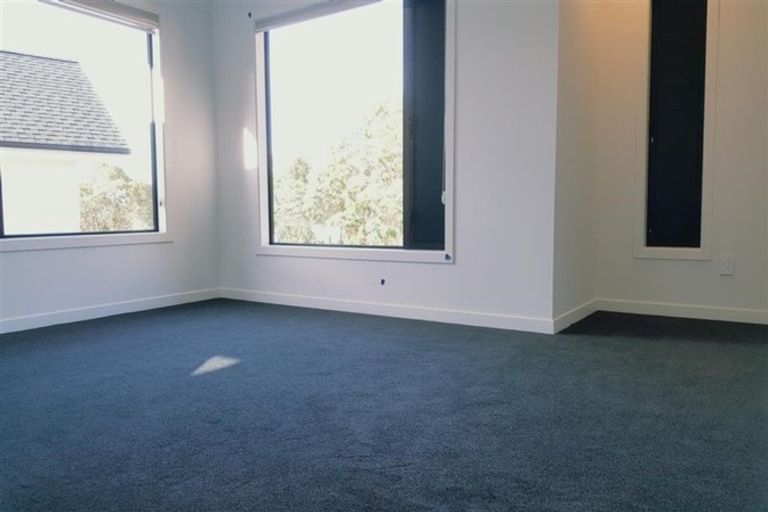 Photo of property in 8 Newport Place, Forrest Hill, Auckland, 0620