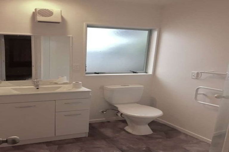 Photo of property in 131 Clovelly Road, Bucklands Beach, Auckland, 2012