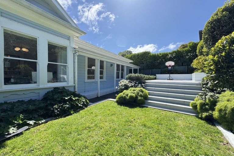 Photo of property in 117 Townsend Road, Miramar, Wellington, 6022