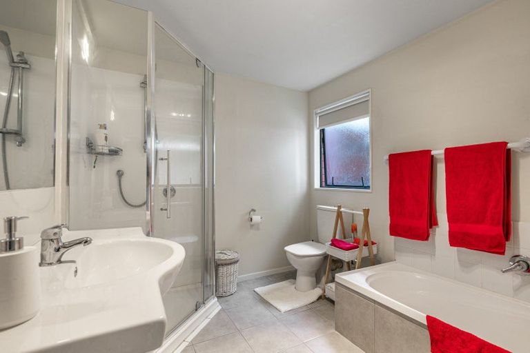 Photo of property in 24 Culver Terrace, Howick, Auckland, 2014