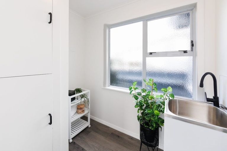 Photo of property in 6 Cremorne Avenue, Hokowhitu, Palmerston North, 4410