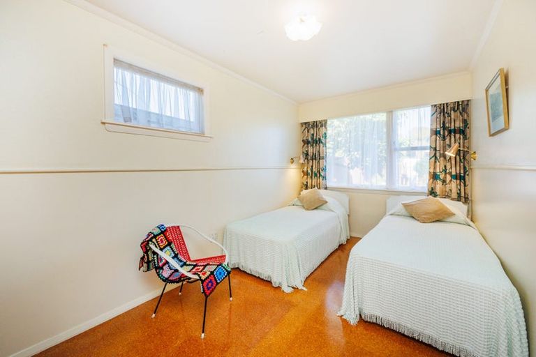 Photo of property in 18 Milverton Avenue, Hokowhitu, Palmerston North, 4410