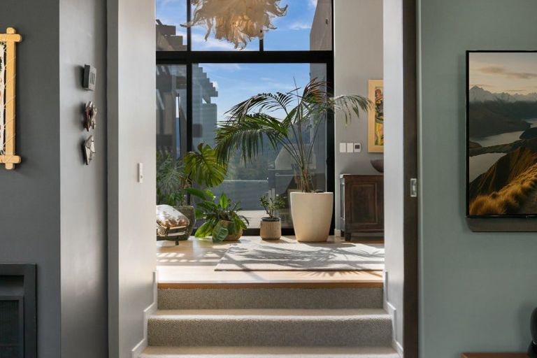 Photo of property in 8b Minaret Ridge, Wanaka, 9305