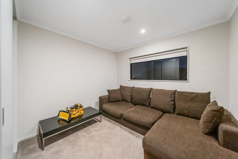 Photo of property in 38 Matairangi Avenue, Totara Heights, Auckland, 2105