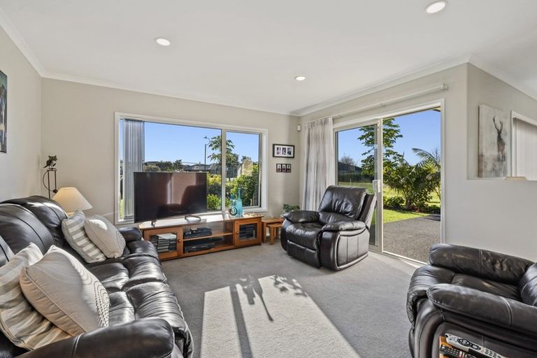 Photo of property in 14 Captains Loop, Haruru, 0204