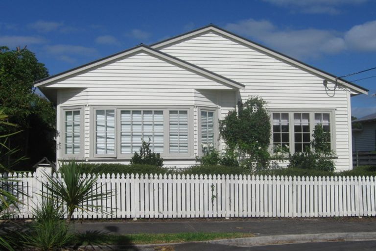 Photo of property in 1/3 Everest Street, Devonport, Auckland, 0624