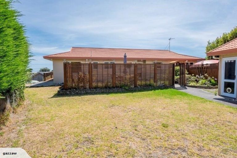 Photo of property in 3 Norna Grove, Waikawa Beach, Levin, 5573