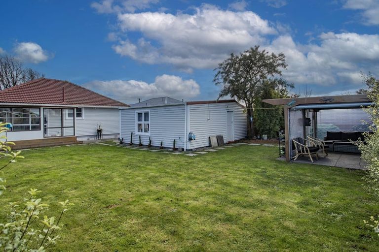 Photo of property in 8 Tenby Place, Avondale, Christchurch, 8061