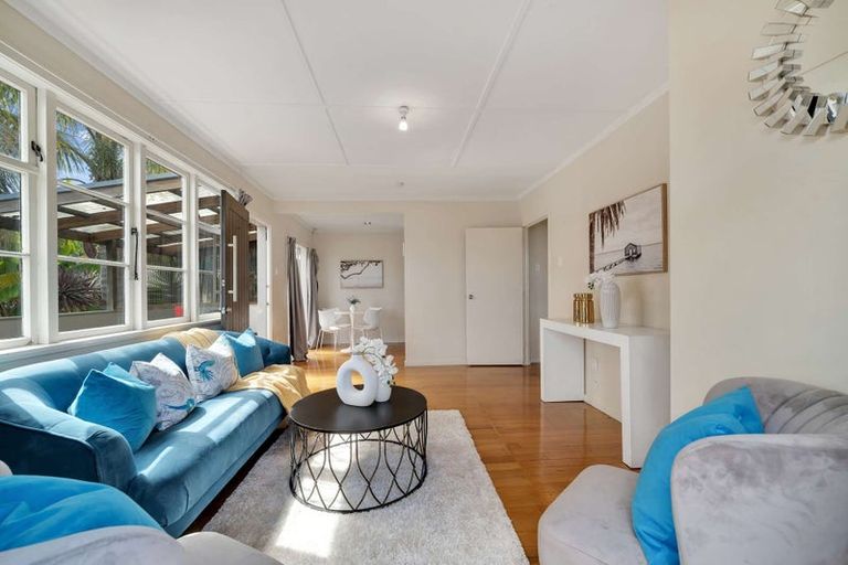 Photo of property in 17 Blacklock Avenue, Henderson, Auckland, 0612