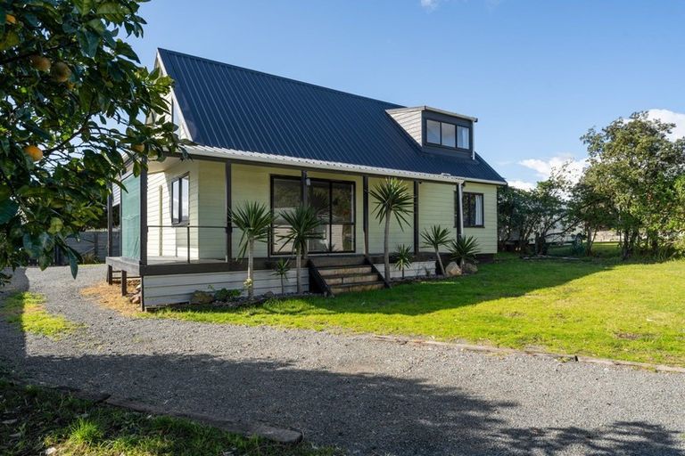 Photo of property in 45 Toi Street, Otaki Beach, Otaki, 5512