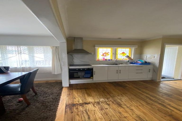 Photo of property in 27 Ambler Avenue, Glen Eden, Auckland, 0602