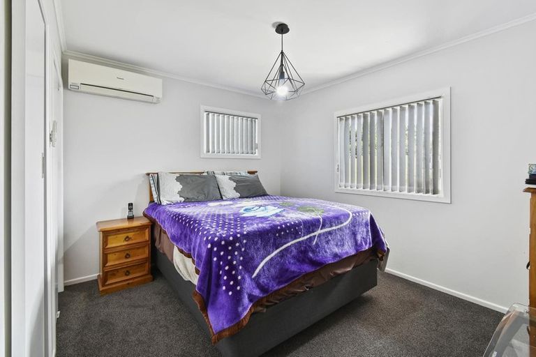 Photo of property in 43 Eddowes Street, Manurewa, Auckland, 2102