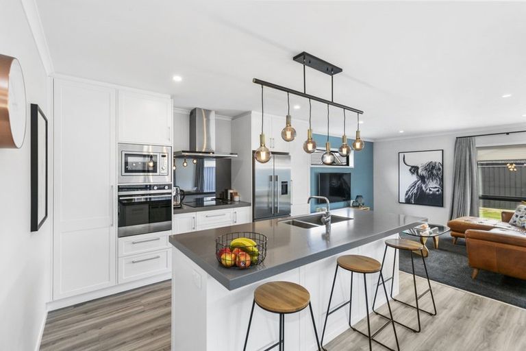 Photo of property in 14 Buddle Road, Wallaceville, Upper Hutt, 5018