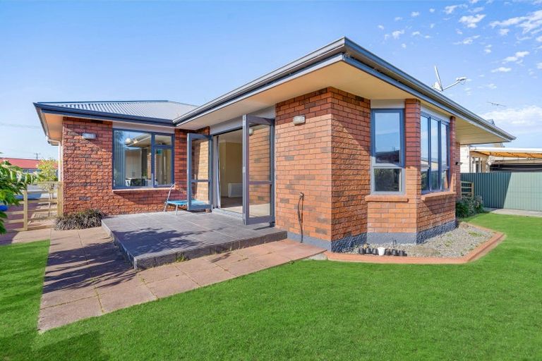 Photo of property in 6 Queen Street, Winton, 9720