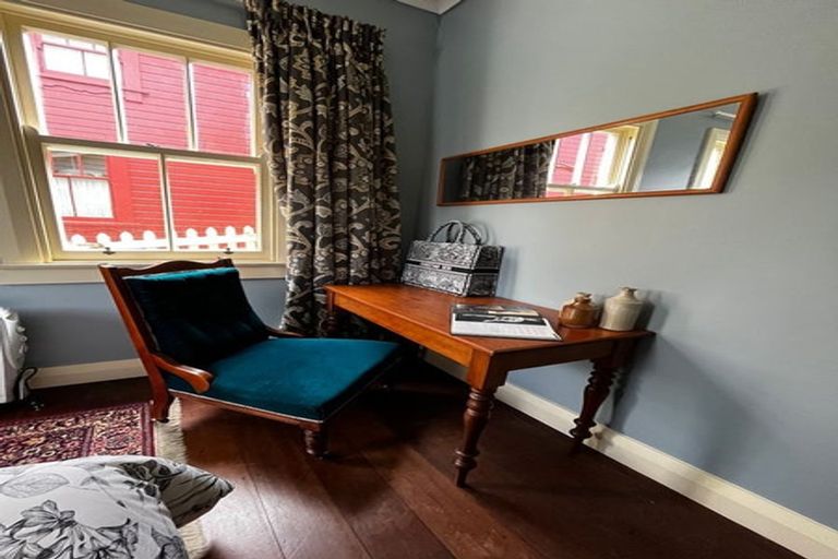 Photo of property in 35 Glenbervie Terrace, Thorndon, Wellington, 6011