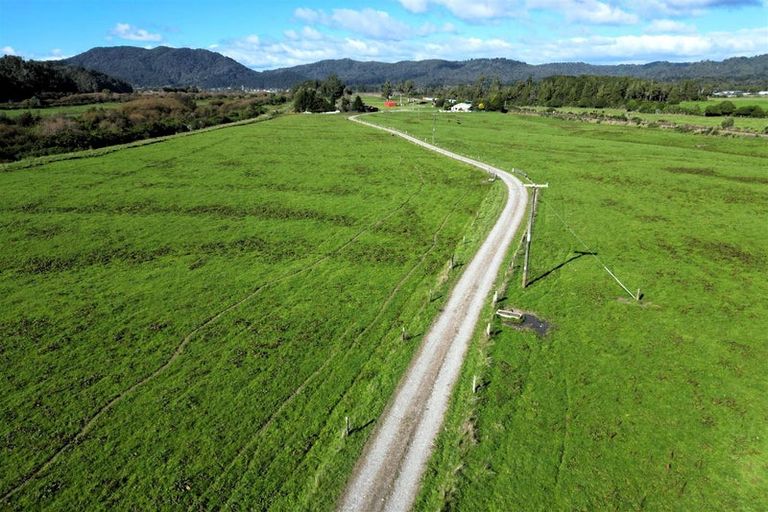 Photo of property in 200 Golf Links Road, Kaiata, Greymouth, 7805