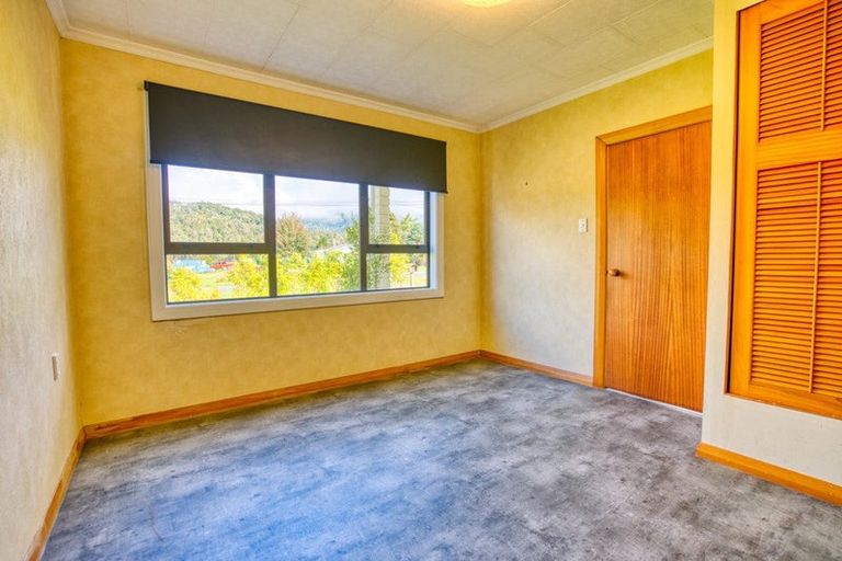 Photo of property in 33 Stafford Street, Blackball, 7804