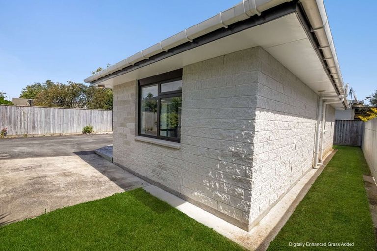 Photo of property in 24 Rangitira Avenue, Palmerston North, 4414