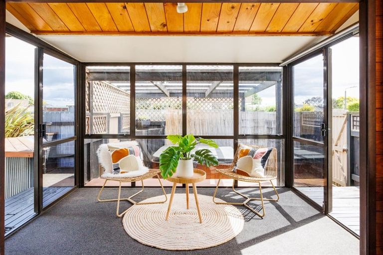 Photo of property in 11 Waltham Court, Cloverlea, Palmerston North, 4412