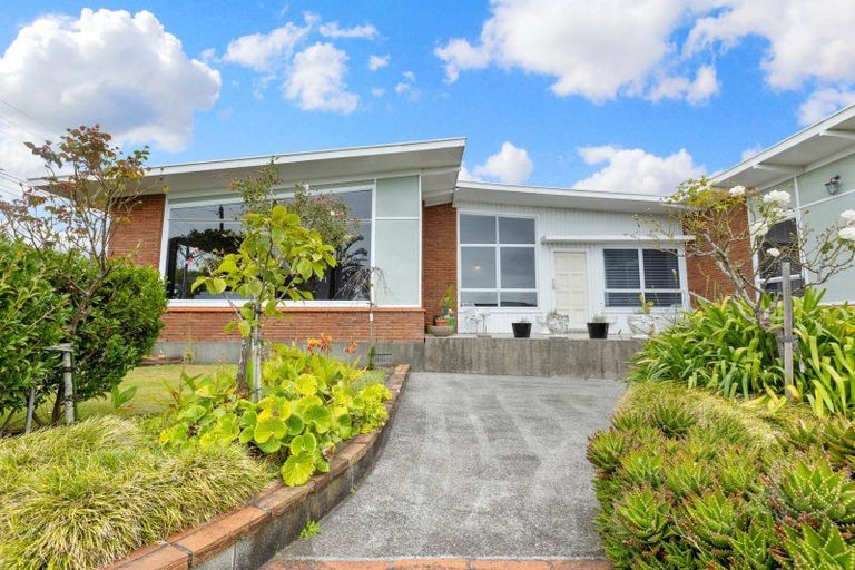 Photo of property in 216 Mangorei Road, Merrilands, New Plymouth, 4312