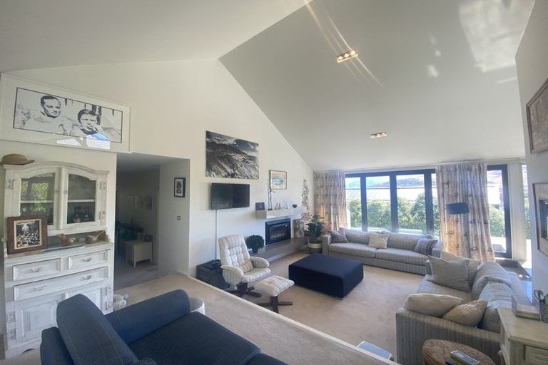 Photo of property in 16 Ellesmere Avenue, Jacks Point, Queenstown, 9371