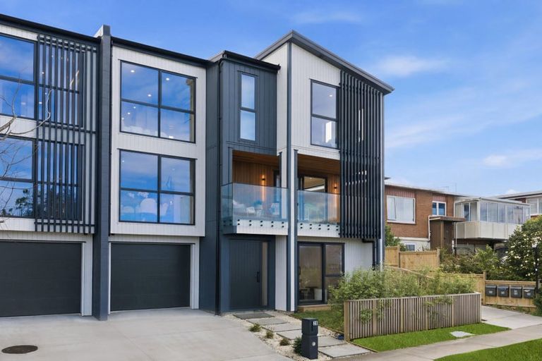 Photo of property in 2b Rangitoto Terrace, Milford, Auckland, 0620