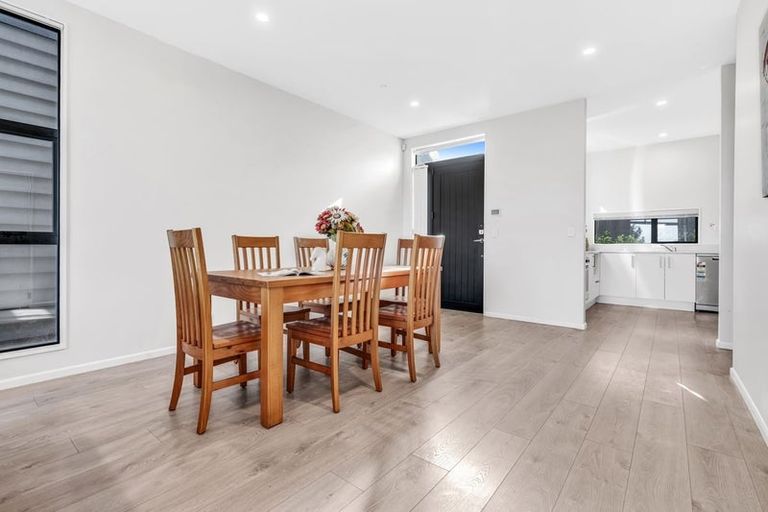 Photo of property in 15 Battalion Drive, Papakura, 2110