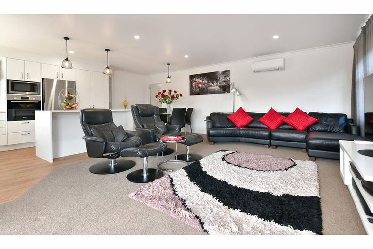 Photo of property in 3 Waitaha Close, Orewa, 0931