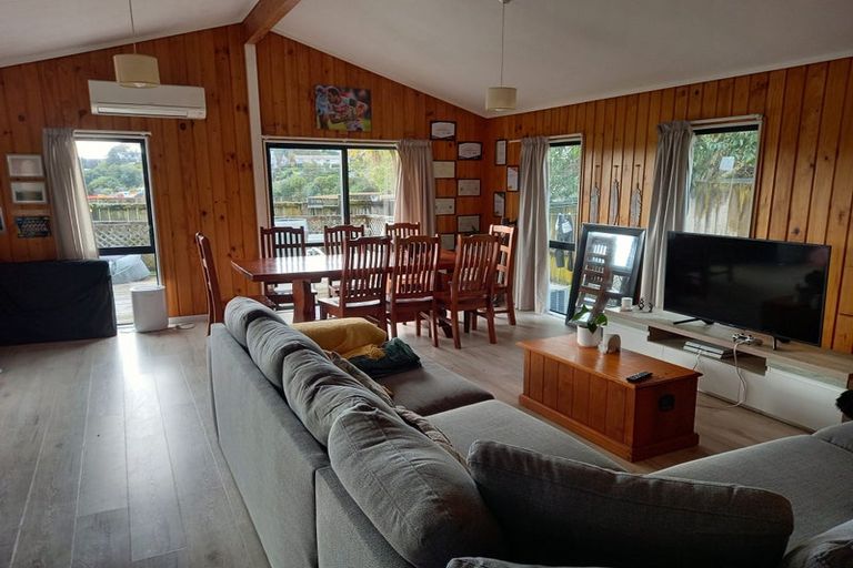 Photo of property in 3 Lacebark Court, Titirangi, Auckland, 0604