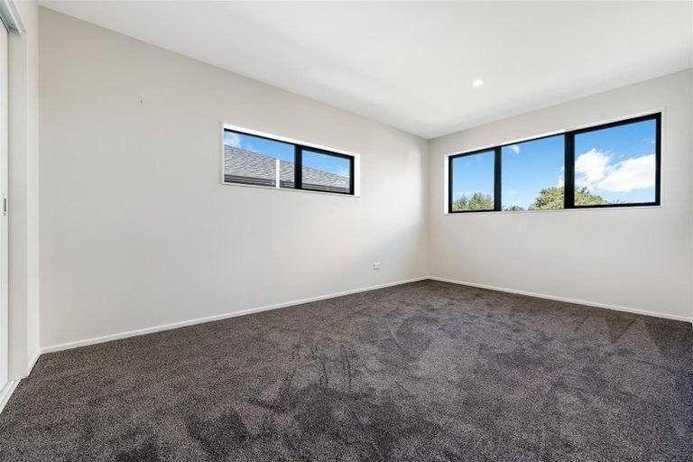 Photo of property in 76a Botany Road, Botany Downs, Auckland, 2010