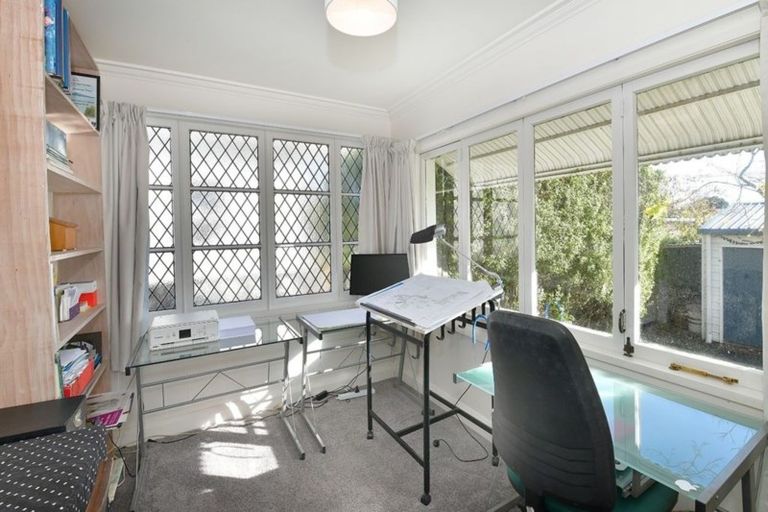 Photo of property in 1/9 Cresta Avenue, Beach Haven, Auckland, 0626