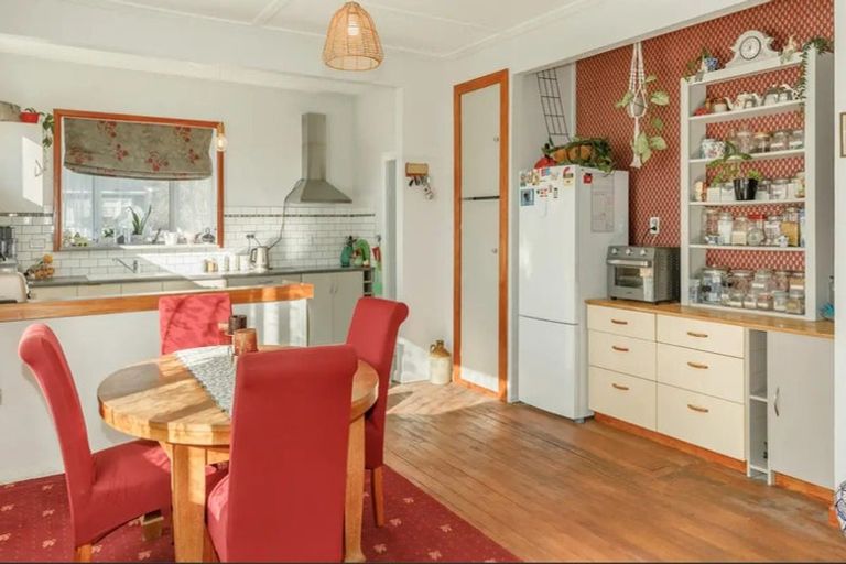 Photo of property in 2 Curtis Street, Hector, 7822