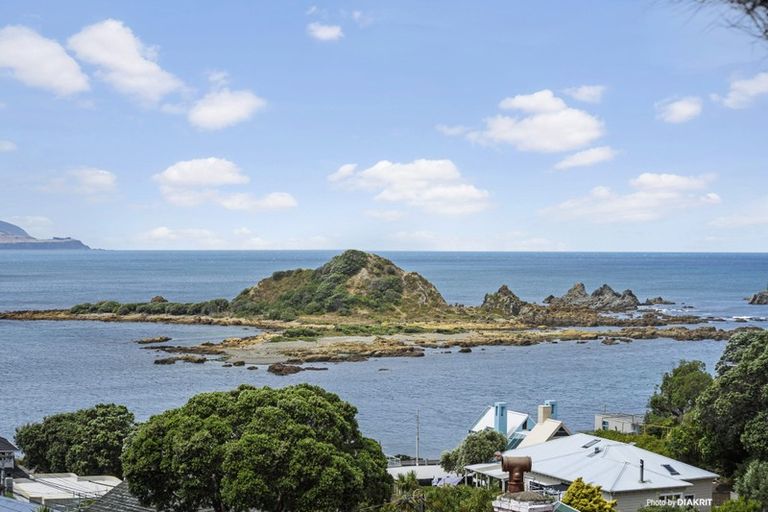 Photo of property in 9 Knoll Street, Island Bay, Wellington, 6023