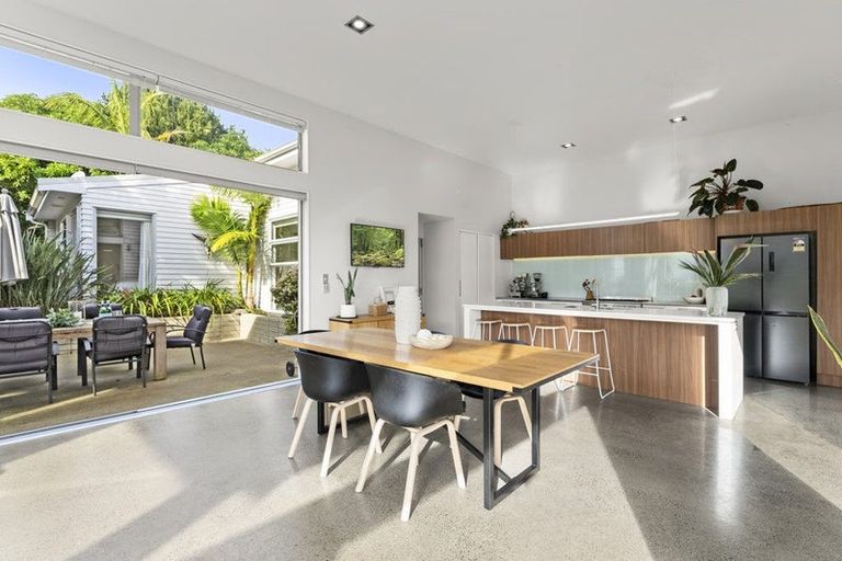 Photo of property in 4 Hillford Place, Welcome Bay, Tauranga, 3175