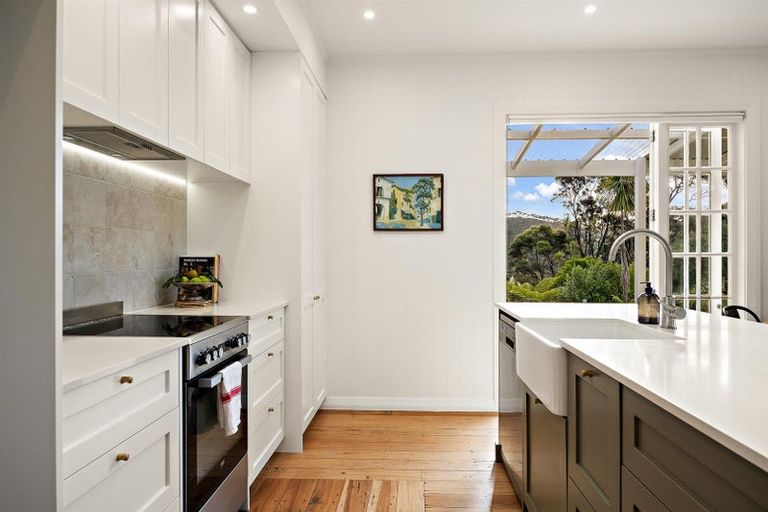 Photo of property in 1223 Old North Road, Helensville, 0875