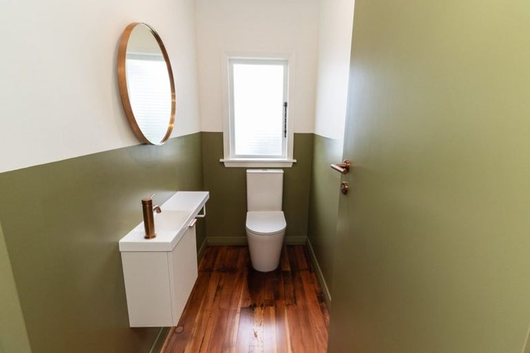 Photo of property in 71 Seatoun Heights Road, Seatoun, Wellington, 6022