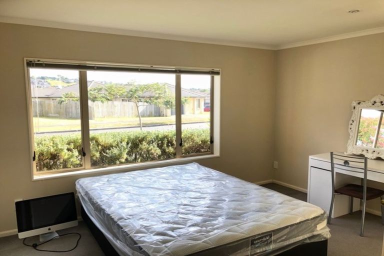 Photo of property in 40 Carrick Glen Avenue, Flat Bush, Auckland, 2019