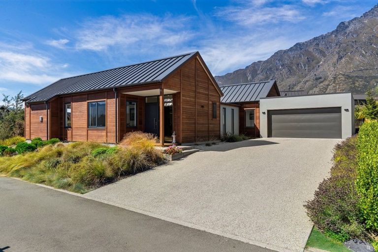 Photo of property in 5 Kerrera Lane, Jacks Point, Queenstown, 9371