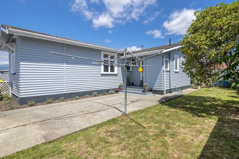 Photo of property in 2 Shamrock Street, Levin, 5510