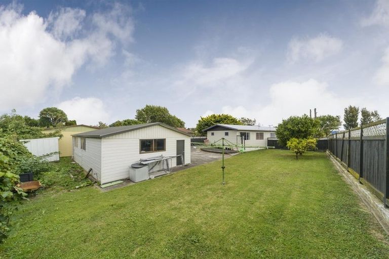 Photo of property in 1 Escort Grove, Awapuni, Palmerston North, 4412