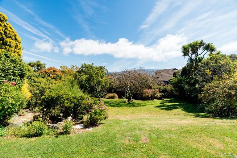 Photo of property in 50 Glendevon Place, Vauxhall, Dunedin, 9013