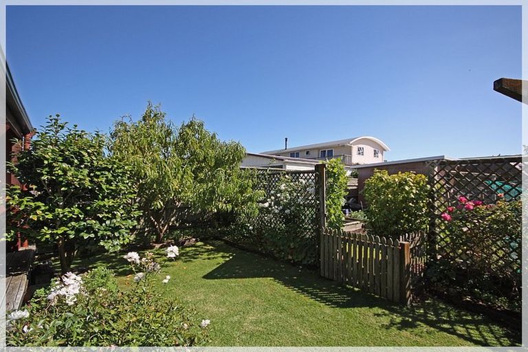 Photo of property in 35 Hartley Street, Foxton Beach, Foxton, 4815