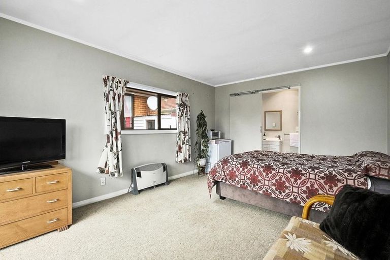 Photo of property in 6 Doon Street, Mosgiel, 9024