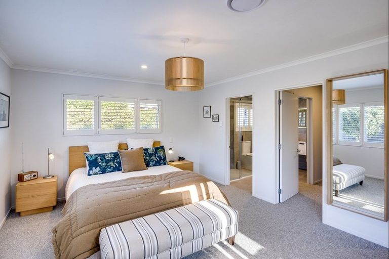 Photo of property in 16 Bourke Place, Havelock North, 4130