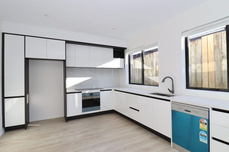 Photo of property in 8a Britannia Place, Half Moon Bay, Auckland, 2012