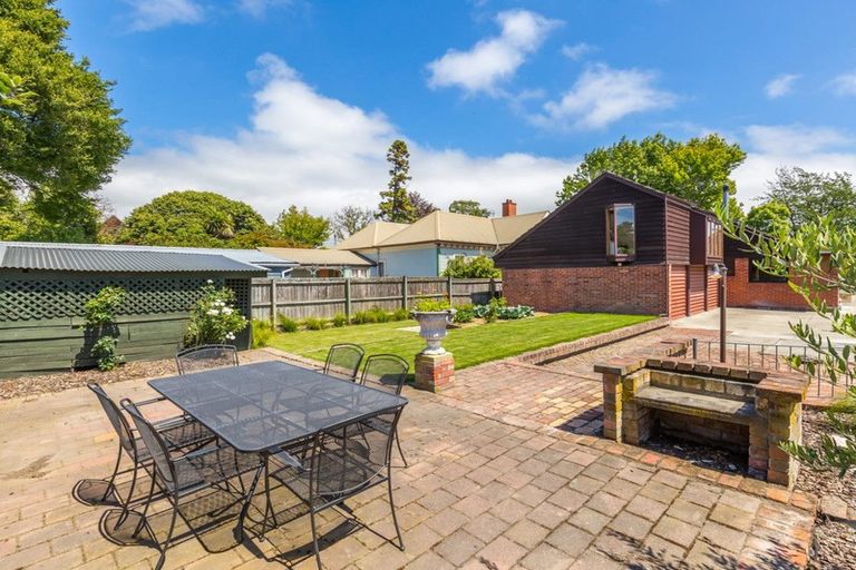 Photo of property in 18 Aylmer Street, Somerfield, Christchurch, 8024