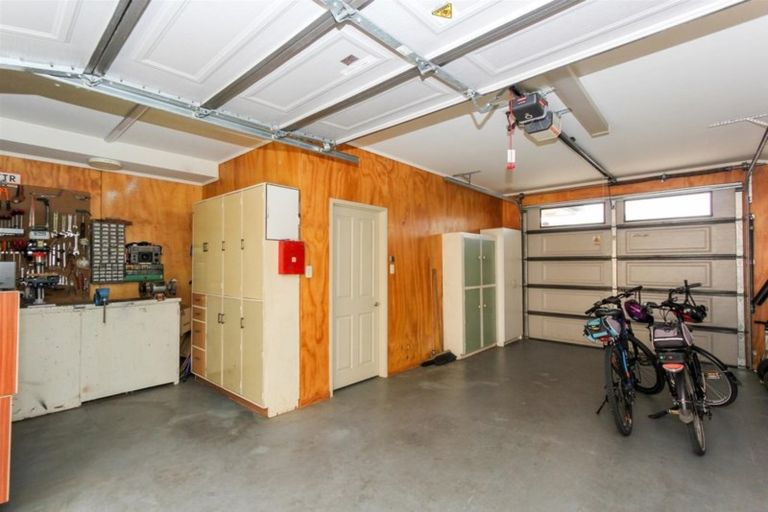 Photo of property in 46 Alberta Road, Glen Avon, New Plymouth, 4312