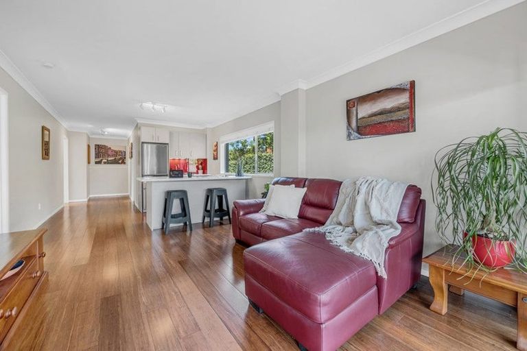Photo of property in 3/58 Takutai Avenue, Half Moon Bay, Auckland, 2012