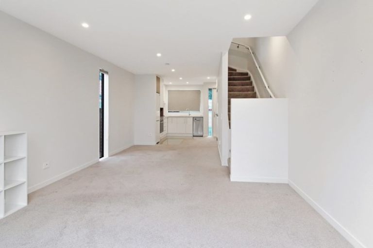 Photo of property in 2 Stone Street, Miramar, Wellington, 6022