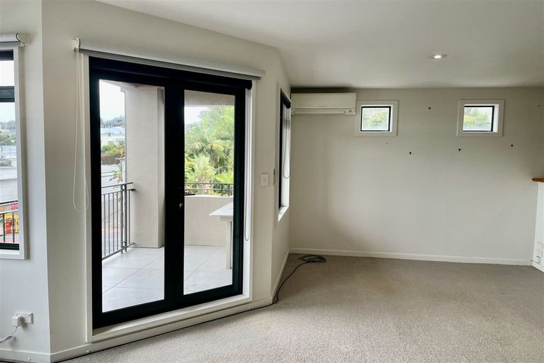 Photo of property in 2a/4 Fleet Street, Devonport, Auckland, 0624